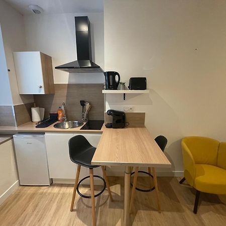 Le Logis De Lyla Apartment Loudun Bagian luar foto