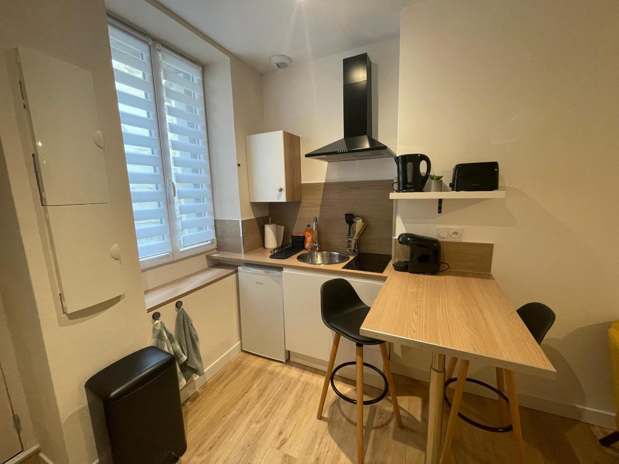 Le Logis De Lyla Apartment Loudun Bagian luar foto
